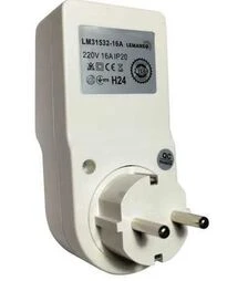 Реле напруги в розетку