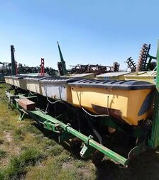 Сеялка механическая John Deere 7000 10-рядная, б/у