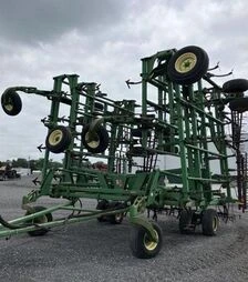 Культиватор John Deere 2200, 16,5 м, со шлейфовой бороной, б/у