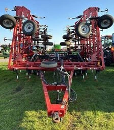 Культиватор CASE IH Tiger Mate, 14,7м, 2011 г.в, с пружинной бороной, б/у