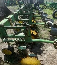 Культиватор просапний John Deere 8R, б/в