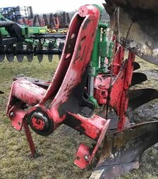 Плуг UNIA IBIS 3+1, б/в