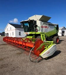Зерноуборочный комбайн Claas Lexion 600 4WD, б/у