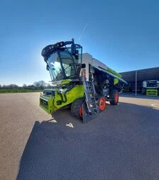 Зерноуборочный комбайн Claas Lexion 8800 TT, б/у