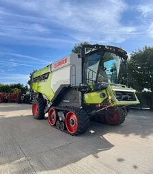 Зерноуборочный комбайн Claas Lexion 8900 TT