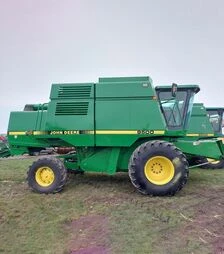 Зерноуборочный комбайн John Deere 9500, 2000 г.в. + жатка зерновая John Deere 922R, б/у