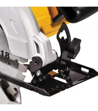 Дисковая (циркулярная) пила DeWALT DWE560K в кейсе