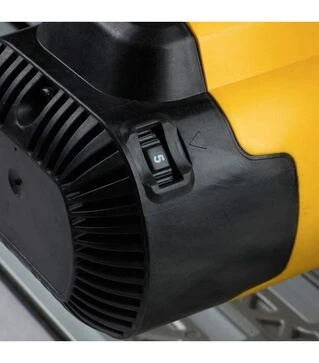 Дискова занурювальна пила DeWALT DWS520KT в кейсі TSTAK