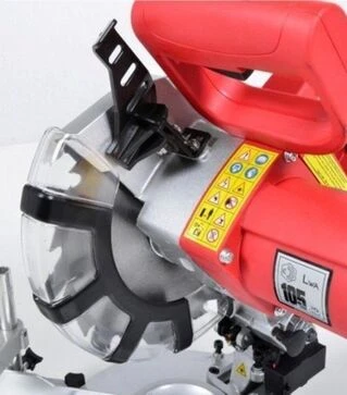 Пила торцовочная HECHT 813