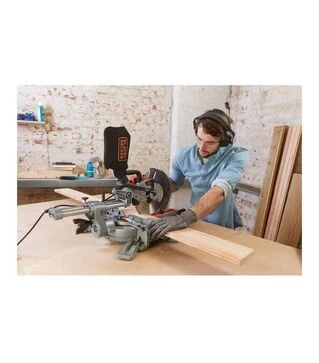 Пила торцювальна BLACK+DECKER BES700 1600 Вт, &Oslash;216 мм