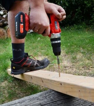 Шурупокрут ударний акумуляторний HECHT 1278, в кейсі