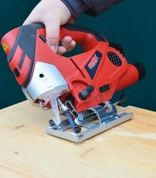 Електролобзик HECHT 1569, 810 Вт