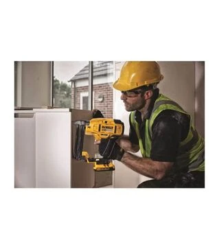 Електростеплер акумуляторний DeWALT DCN681D2, XR Li-Ion 18 В, 2 А*год, в кейсі