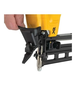 Цвяхозабивач акумуляторний DeWALT DCN662D2, XR Li-Ion 18 В, 2 А*год, в кейсі