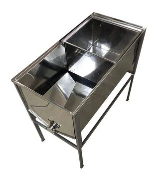 Стіл для розпечатування стільників 1 м, нержавіючий кран (1601N)