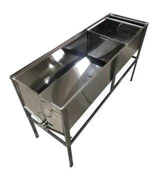 Стол для распечатки сот 1,5 м, нержавеющий кран (1631N)