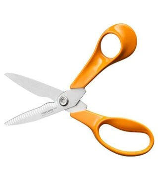 Ножницы универсальные Fiskars, 18 см, с зазубренным лезвием (1075052)