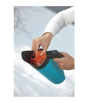 Разбрасыватель ручной GARDENA Small для соли и песка (03255-30.000.00)