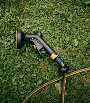 Пистолет-распылитель регулируемый Fiskars (1070836)