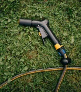 Пістолет-розпилювач регульований Fiskars (1070838)