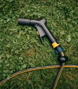 Пістолет-розпилювач регульований Fiskars (1070838)