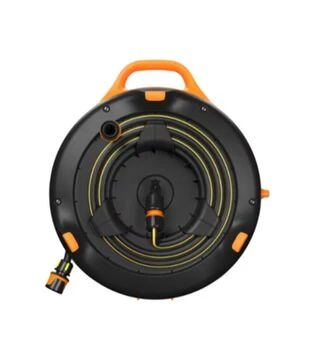 Шланг на катушке Fiskars S, 3/8", 15 м, с набором аксессуаров (1071660)