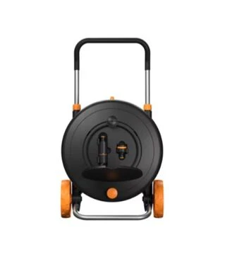 Шланг на катушке Fiskars M, 1/2", 20 м, с набором аксессуаров (1071639)