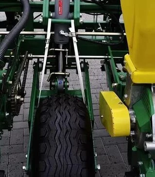 Сеялка пропашная HARVEST MULTICORN-8 PRO (02)