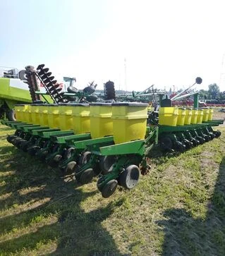 Сеялка John Deere 1780 24-рядная, б/у