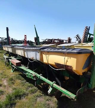 Сеялка механическая John Deere 7000 10-рядная, б/у