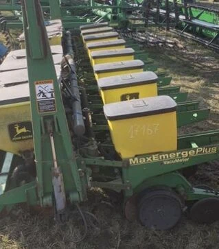 Сеялка пневматическая John Deere 1750 8-рядная, б/у