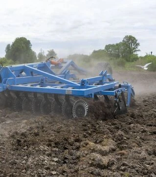 Дисковий лущильник AGROKALINA DEFT 4,0 суцільна рама, причіпний