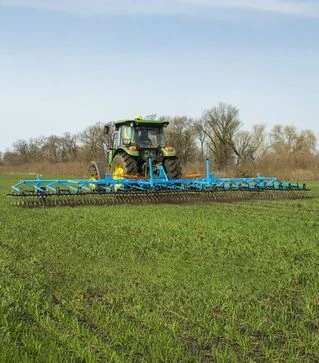 Борона дисково-пружинная AGROKALINA БП DEREX-3 с усиленной пружиной и измельчающим катком
