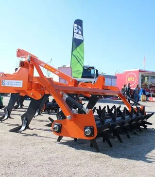 Глибокорозпушувач навісний Агро ВМ FORTIS TITAN - 2500, 5 стійок 85 см, подвійний коток