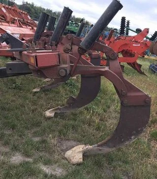 Глубокорыхлитель навесной Case IH 14, 6 лап, опорные колеса, б/у