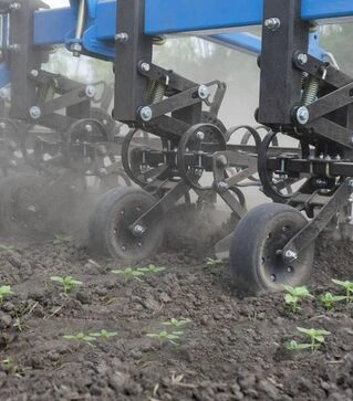 Культиватор межрядный AGROKALINA КУМ-5,6 8-рядный, с подпружинником