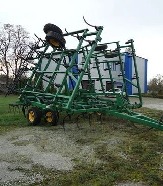 Культиватор John Deere 980, б/у