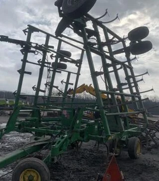 Культиватор John Deere 2210, 10,7 м, з котками, б/в