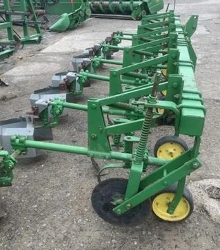 Культиватор просапний John Deere RM, міжряддя 70 см, б/в