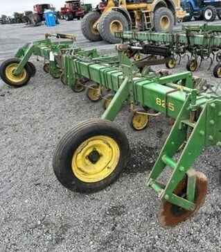 Культиватор просапний John Deere 825, б/в