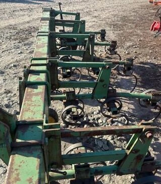Культиватор пропашный John Deere RM, междурядья 75 см, б/у
