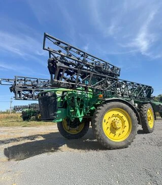 Самоходный опрыскиватель John Deere 4930, 2008 г.в., 12217 м/ч