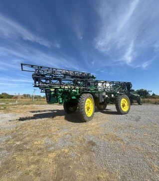 Самоходный опрыскиватель John Deere 4930, 2008 г.в., 12217 м/ч