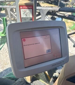 Самоходный опрыскиватель John Deere 4930, 2008 г.в., 12217 м/ч