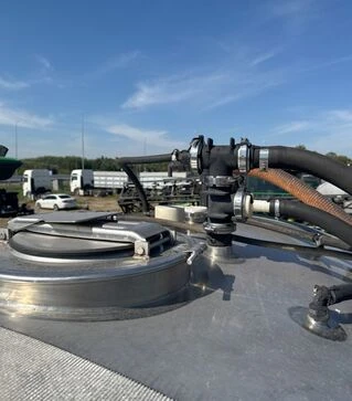 Самоходный опрыскиватель John Deere 4930, 2008 г.в., 12217 м/ч