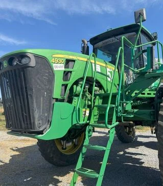 Самоходный опрыскиватель John Deere 4930, 2008 г.в., 12217 м/ч