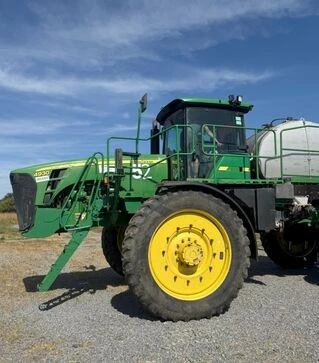 Самоходный опрыскиватель John Deere 4930, 2008 г.в., 12217 м/ч