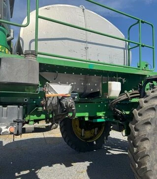 Самоходный опрыскиватель John Deere 4930, 2008 г.в., 12217 м/ч