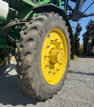 Самоходный опрыскиватель John Deere 4930, 2008 г.в., 12217 м/ч