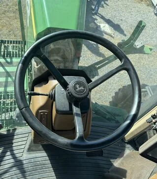 Опрыскиватель самоходный John Deere 4930, 2011 г.в., 3305 м/ч